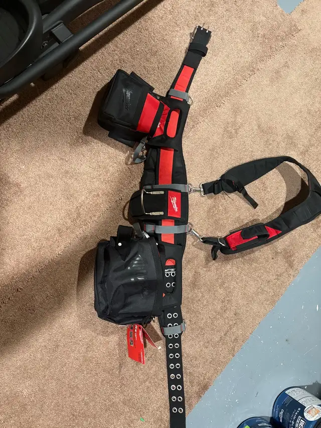 Milwaukee electrician’s work belt  in Other in Winnipeg - Image 7