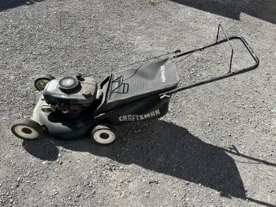 Craftsman 6.0 lawnmower Works as it should. Pick up east Regina