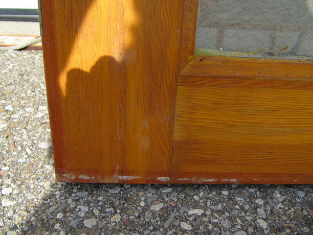 Vintage Solid Wood Core Entrance Door With Glass Circa 1960-70s dans Art et objets de collection  à Région de Mississauga/Peel - Image 3