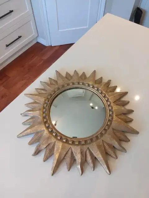 Vintage Style Sunburst Convex Gold Gilt Mirror in Home Décor & Accents in Calgary - Image 2
