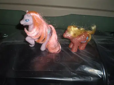 My Little Ponies - glittery with kite, other flower, View more