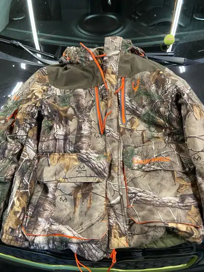 I'm selling a Huntshield 3 in 1 jacket, perfect for outdoor adventures with its versatile design! Th...