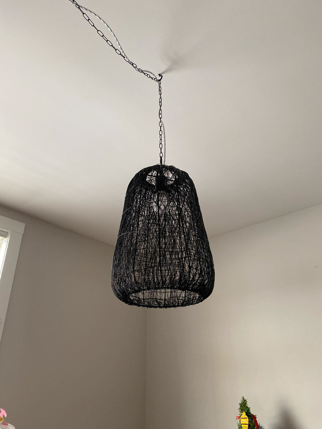 Basket weave pendant ceiling lamp in Indoor Lighting & Fans in Kitchener / Waterloo - Image 3