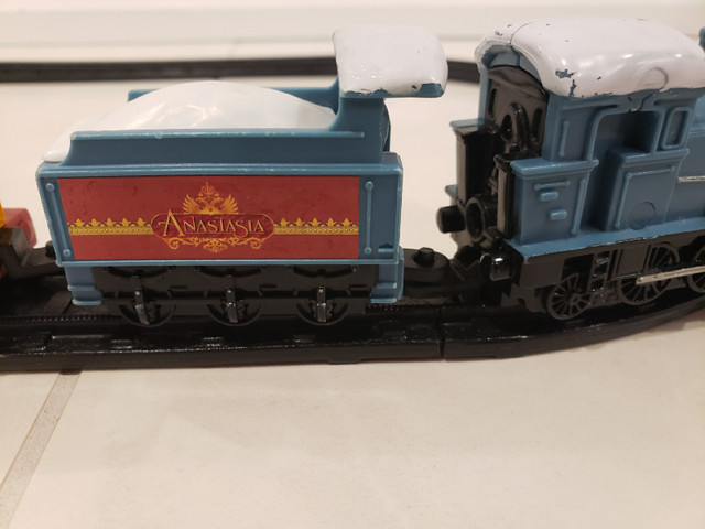 1997 Disney Anastasia Toy 4 Car Train and Railroad Track in Toys & Games in Markham / York Region - Image 2