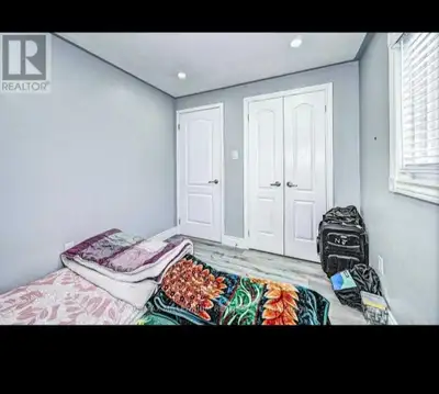 Room for rent available from 1st may and 1st june Upper floor No lease. Parking available Short term...