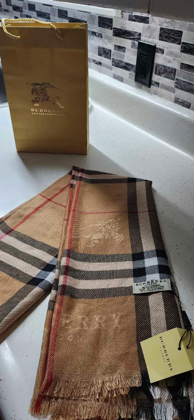 $250 OBO!!! NEVER USED BURBERRY CHECK CASHMERE SCARF! in Women's - Other in Leamington - Image 3