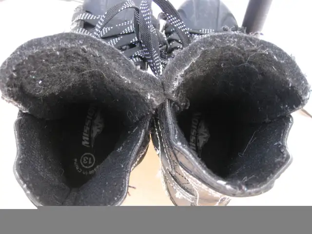 Youth MISSION WARP Hockey Skates Size 13 GC in Hockey in Winnipeg - Image 6