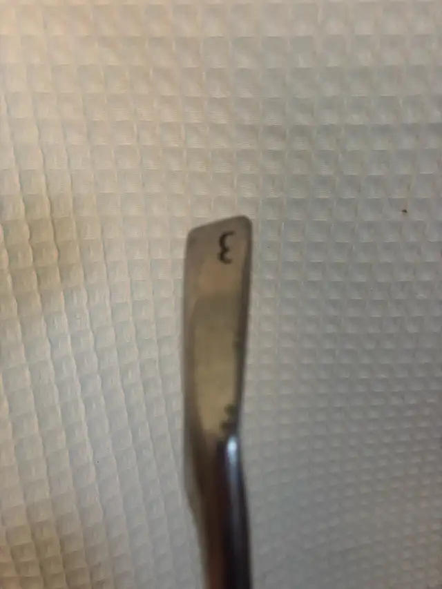 Youth Titleist Right Handed 3 Iron in Golf in Kitchener / Waterloo - Image 4
