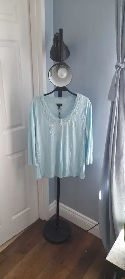 Talbots Top, View more