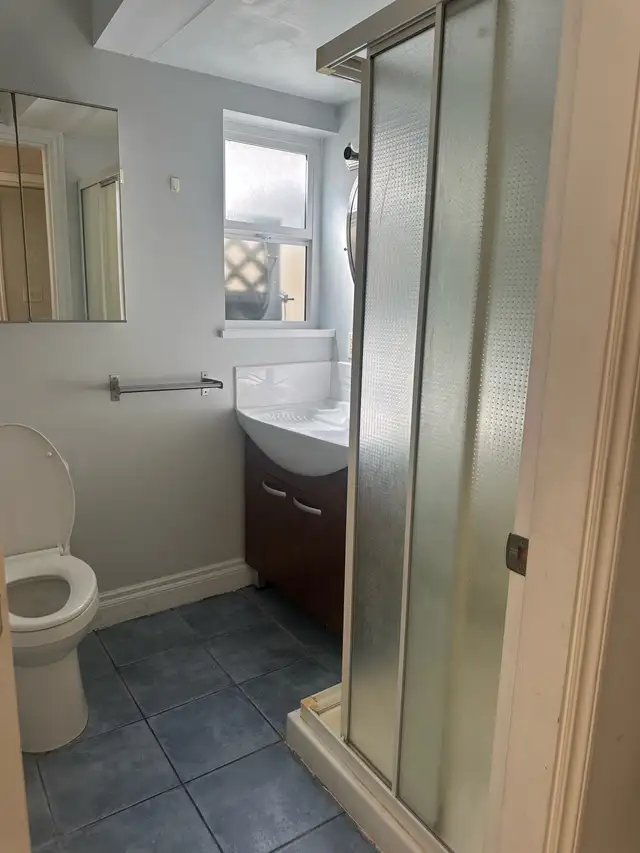 列治文图书馆附近house两房一厅出租 in Long Term Rentals in Richmond - Image 6