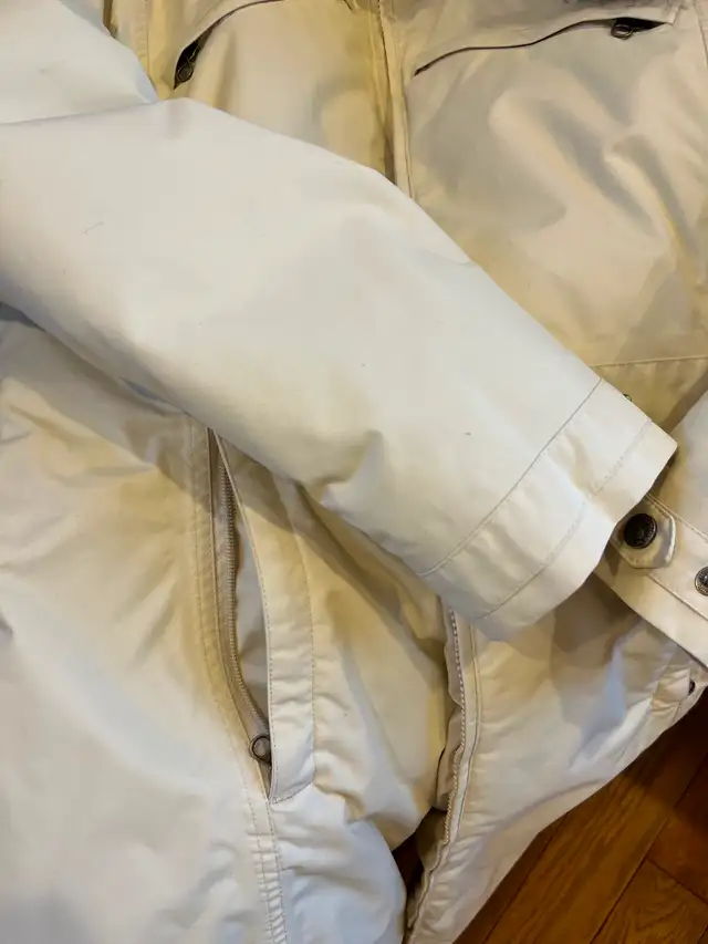 North Face Women's Winter Coat in Women's - Tops & Outerwear in City of Montréal - Image 8