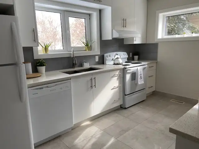 Great central location! Beautiful 3 Beds 1 Bath in Briar Hill! in Long Term Rentals in Calgary - Image 5