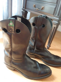 Beautiful pair of riding boots steel toe and CSA approved 