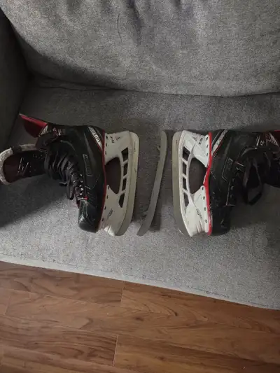 Patin Bauer Vapor grandeur 6.5 avec une paire de lame, View more