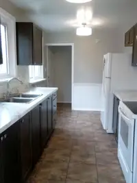 Super condition rooms for rent St. Lawrence/West Queens