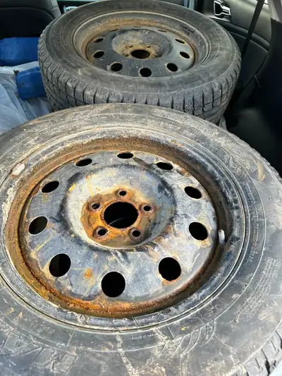 $300 obo, cash only -Used on 2016 Kia Sorento LX -225/65R17 102S -5x114.3 mm bolt pattern -67.1 mm c...