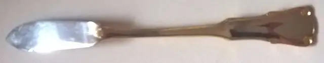 Royal Albert Old Country Roses (stnls,go Acnt) flat handle Knife in Arts & Collectibles in Oshawa / Durham Region - Image 3