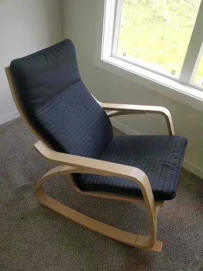 Armchair Ikea Poang in a great condition, we bought it last year. From non-smoking and no-pet home....