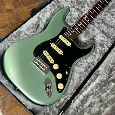 Fender Stratocaster Professional II, View more