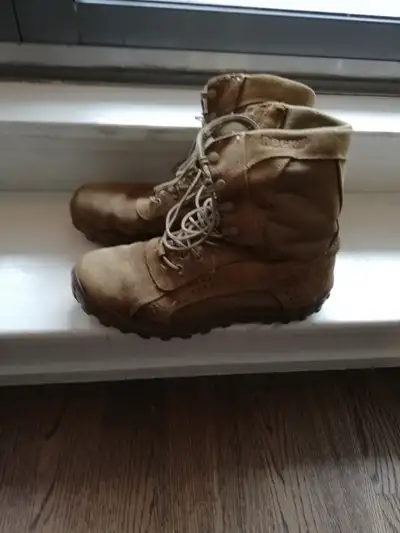 Danner's Tachyon Coyote brown tactical boots, View more