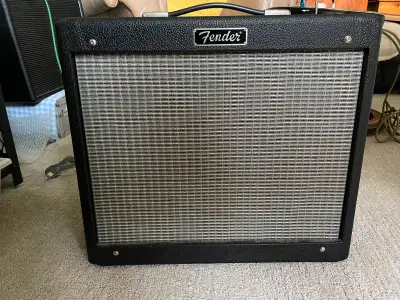 Excellent condition. 15 watt The warm classic Fender tube tone you’re looking for.