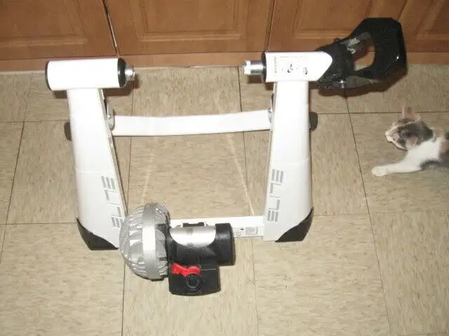 Elite Crono Magnetic Drive Bike Trainer Made In Italy in Clothing, Shoes & Accessories in Ottawa - Image 5