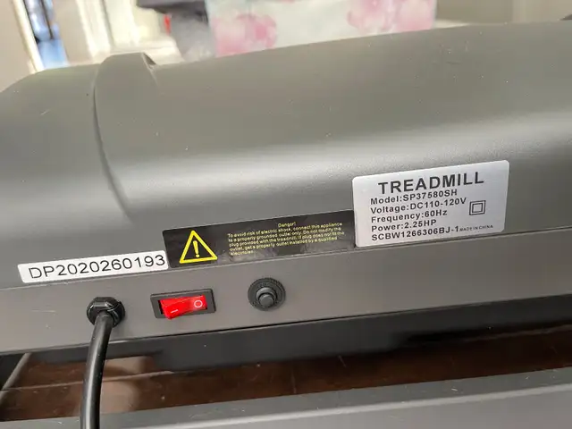 Treadmill in Exercise Equipment in Oakville / Halton Region - Image 4