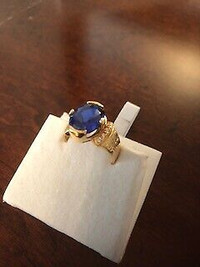 LADIES RING - BLUE SAPPHIRE (18kt) (valued at $960)