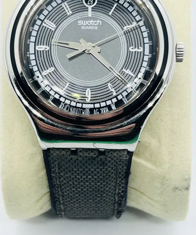 Montre Swatch in Jewellery & Watches in City of Montréal - Image 5