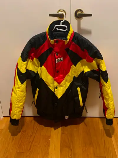 Excellent as new condition No marks or smells Very warm but not bulky Adult small (Men’s Small/Women...