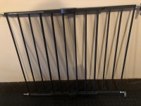 Hardware Mounted Safety Baby Gate.