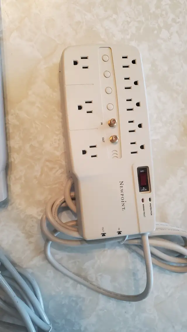 Newpoint RX50TA 8-outlet surge protector/suppressor