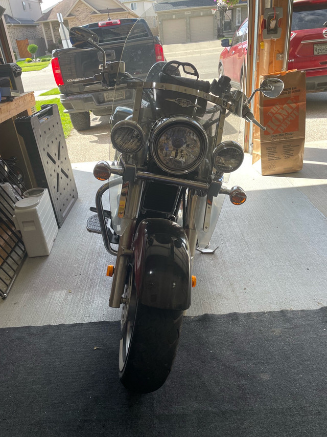 07 Suzuki C90 Motorcycle in Touring in London - Image 2