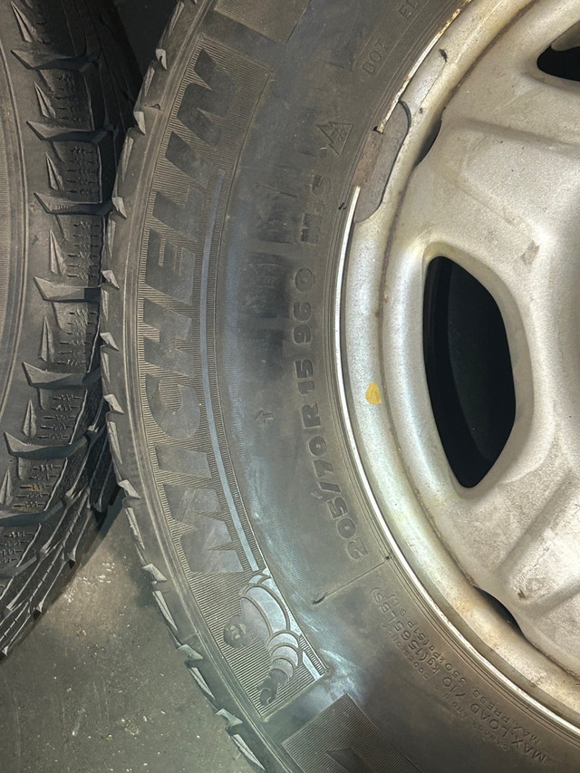 15” steel Rims 5x 114.3 bolt pattern w/ Michelin x ice tires in Tires & Rims in Hamilton - Image 3