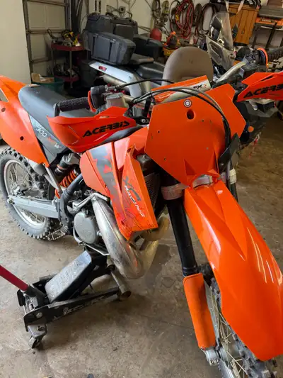 Bikes runs fantastic no issues at all ready for the trail. Great trail bike tons of power. Has 184 h...