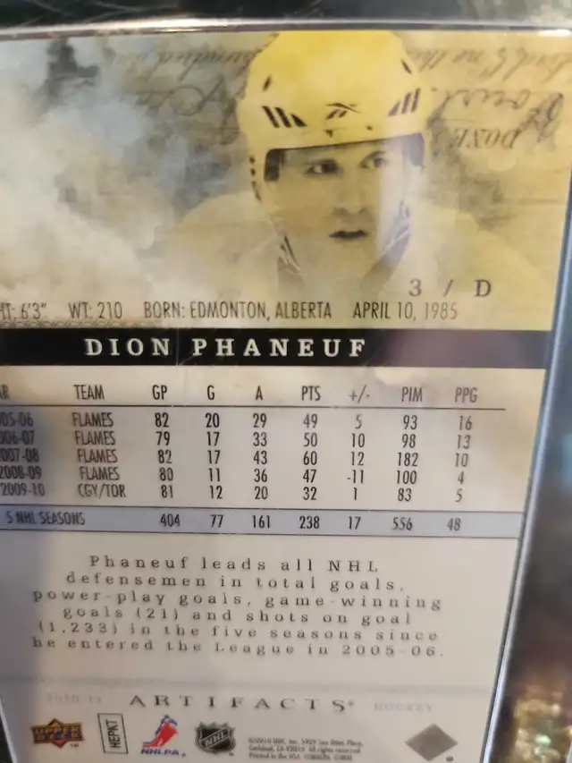 Toronto Maple Leafs Framed Hockey Cards in Arts & Collectibles in Charlottetown - Image 7