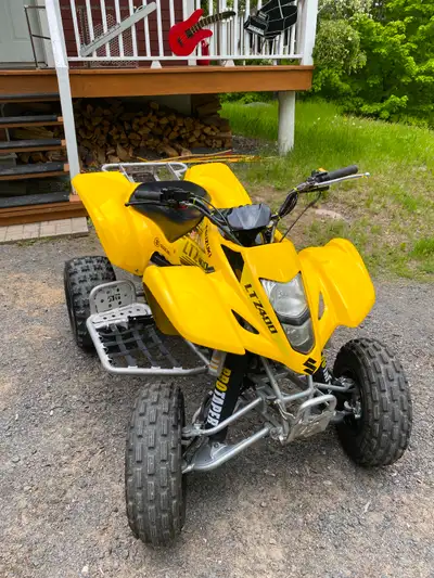 LTZ 400 remis à neuf. (Beaucoup de photos à l'appuis.) Complètement démonté (frame sand blasté et re...