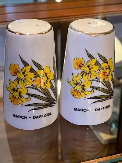 Vintage March - Daffodil salt and pepper shakers , View more