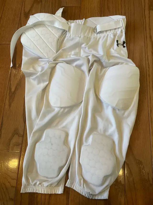 Under Armour Adult football girdle - Size Large in Football in Winnipeg - Image 2