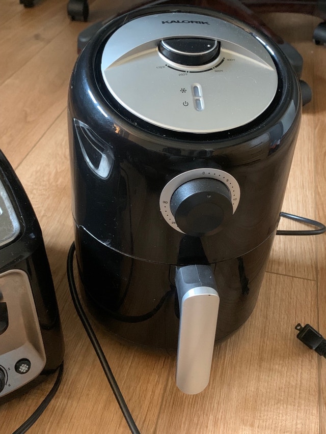 Air fryer and four slot Toaster Toasters & Toaster Ovens