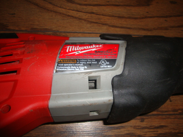 MILWAUKEE M18 RECIPOCATING SAW in Ladders & Scaffolding in Norfolk County - Image 2