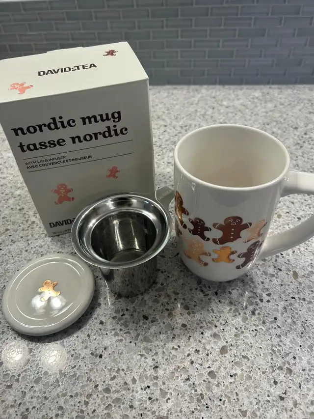 DAVIDsTEA Nordic Mug with Lid and Infuser in Kitchen & Dining Wares in Calgary - Image 2