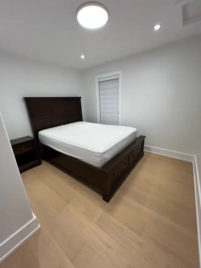 Richmond Hill 2 Br 1 Bath For Rent