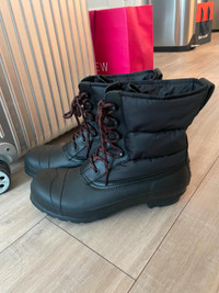 2 Hunter boots