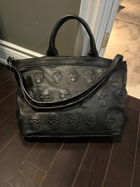 Iopelle Italian leather purse bag 