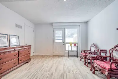 3 story 4 bedroom town home with backyard for rent.