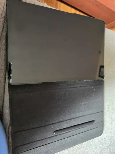 I'm selling my Samsung galaxy tab S7 FE for 240 comes with case and pen No holds No trades No shippi...