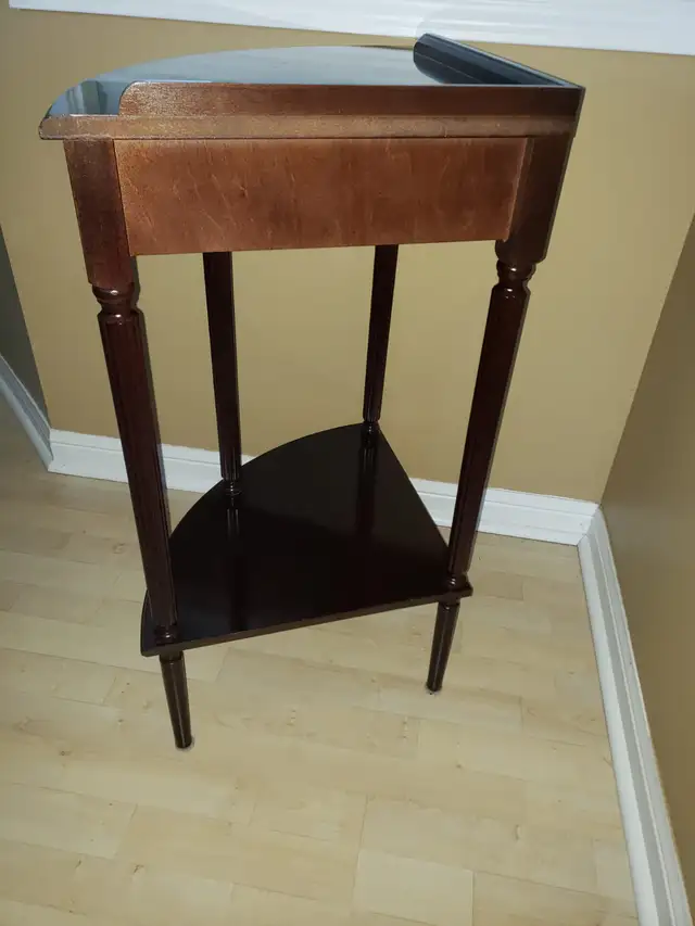 Elegant Wooden Corner Arc Table, Bottom Shelve and Top Shelf in Other Tables in City of Toronto - Image 7