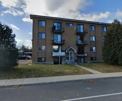chambre à louer - TOUT INCLUS  700$  La prairie