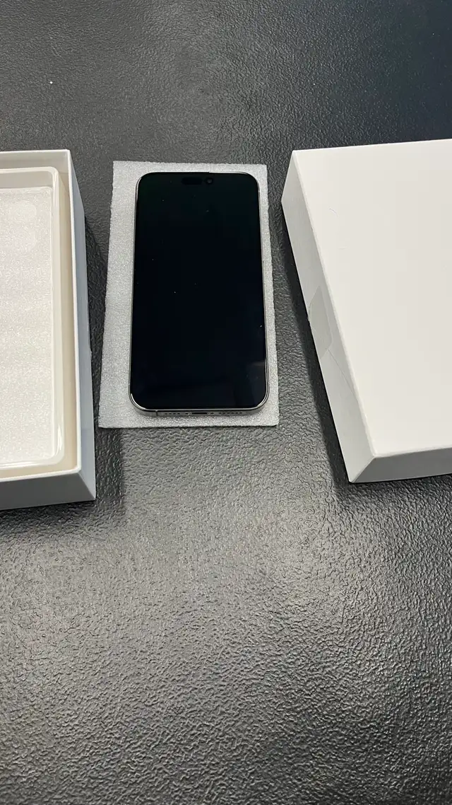 Iphone 15 Pro Max in Cell Phones in Mississauga / Peel Region - Image 2